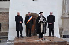 Die große Solidarität beim Wiederaufbau stand im Mittelpunkt der Reden von Dr. Hans Georg Franchy, Ovidiu Creţu, Johann Dieter Krauss und Friedrich Gunesch (v.l.).  Foto: Holger Wermke