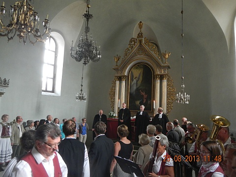 Beim Heiligen Abendmahl in Jaad. Foto: Horst Göbbel