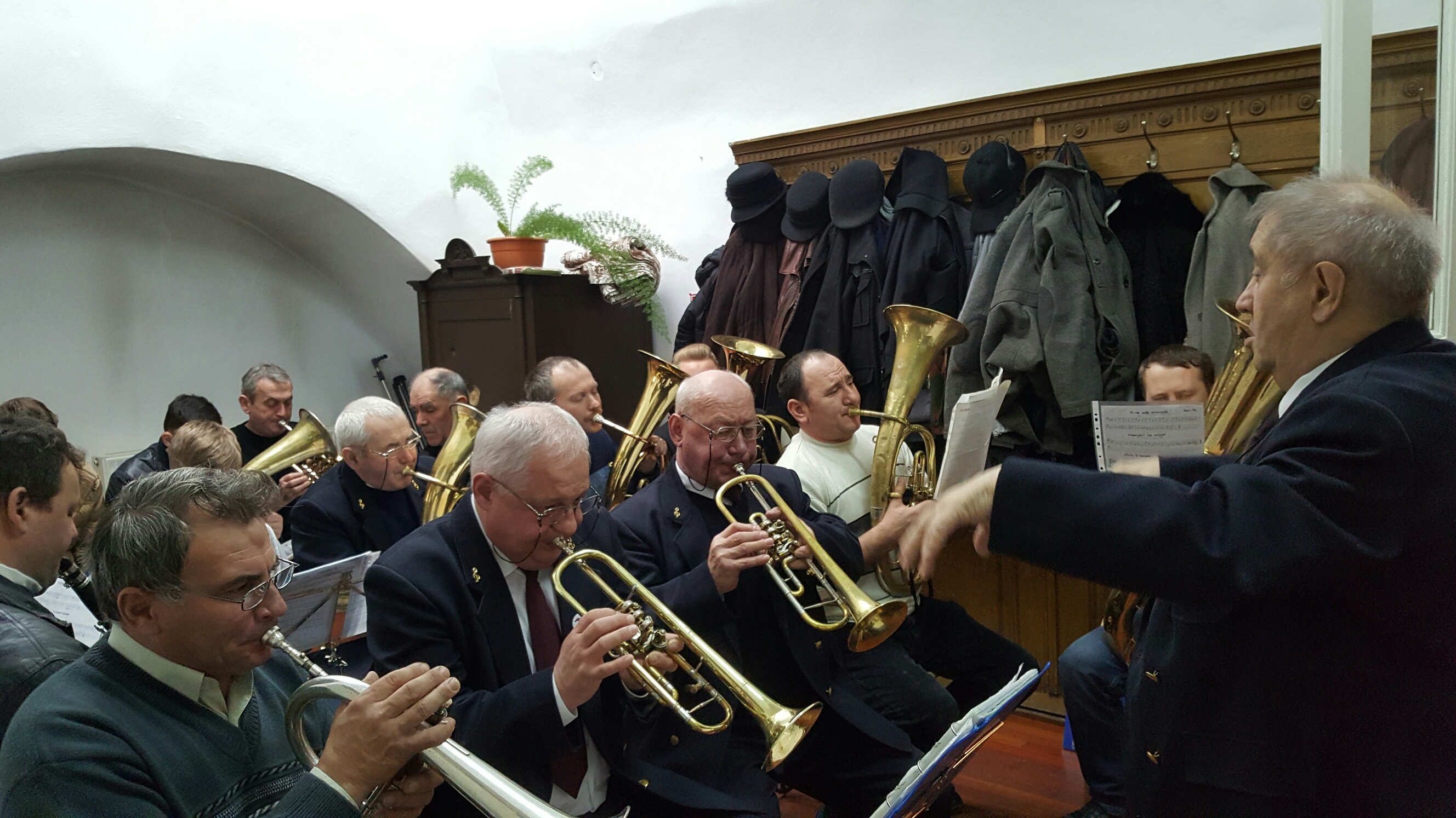Das Blasorchester des Forums bei der Adventfeier